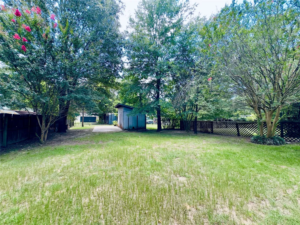 230 Scenic Loop Hawkins, TX 75765
