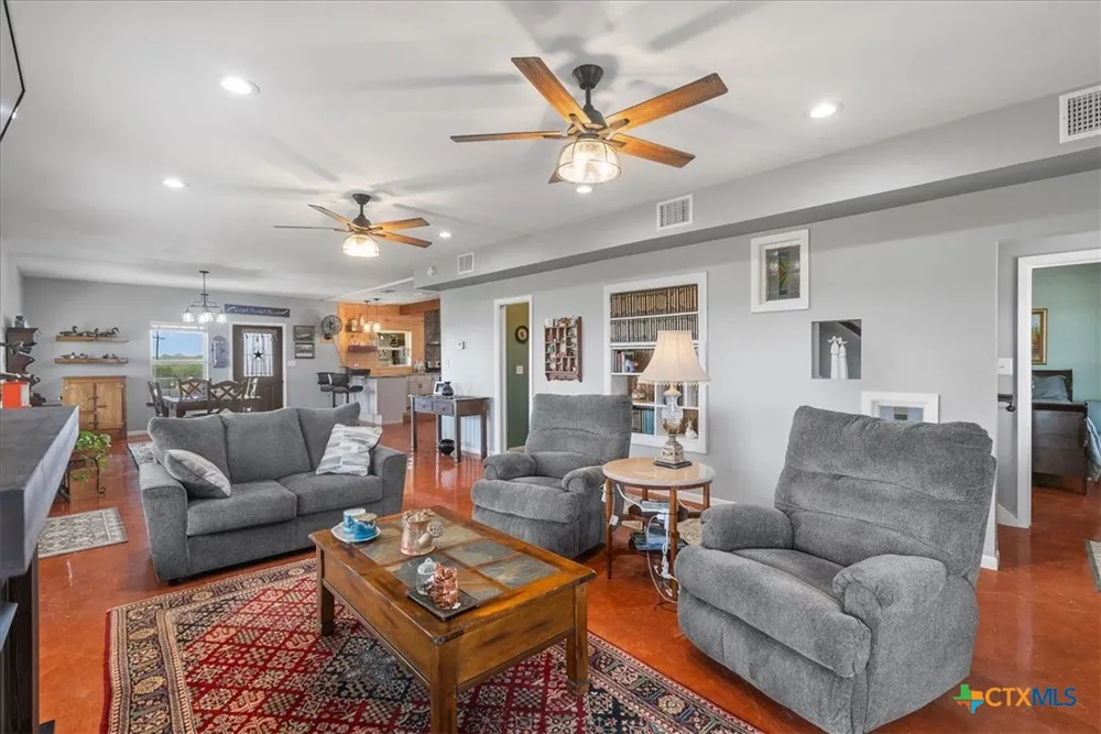 623 NAKISHWANA CIRCLE Sandia, TX 78383