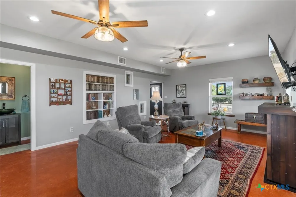 623 NAKISHWANA CIRCLE Sandia, TX 78383
