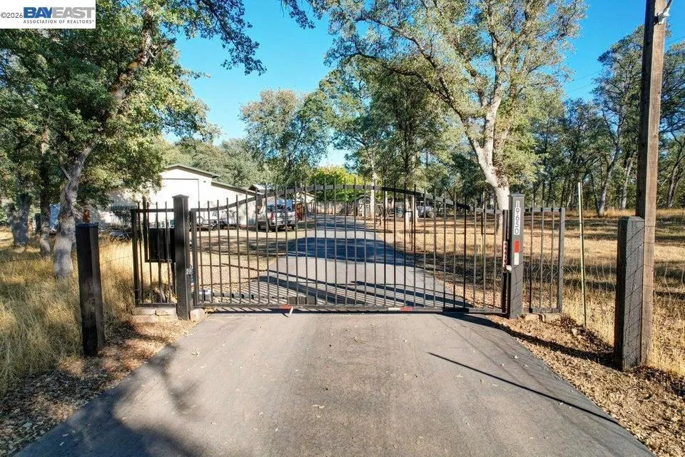 19650 Russell Cottonwood, CA 96022