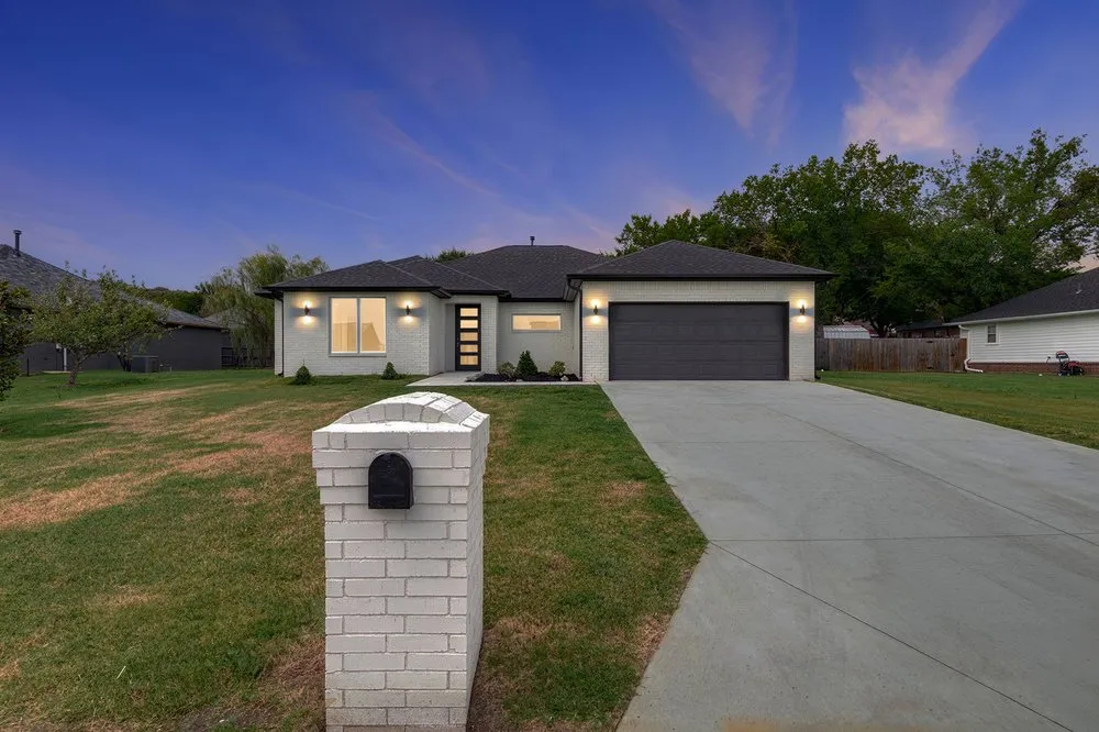 308 W Lauren Street Kiefer, OK 74041