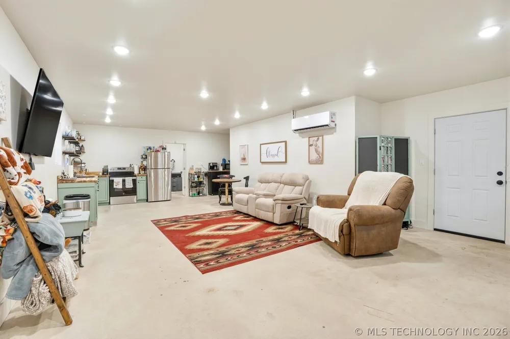 8710 County Road 1540 Ada, OK 74820