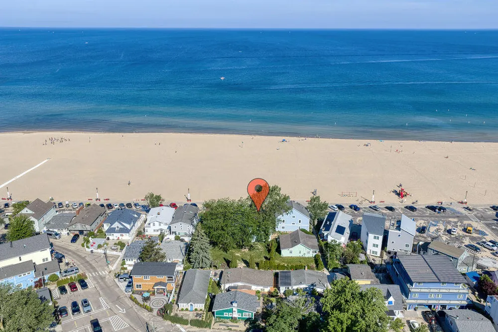 34 Lake Shore Drive South Haven, MI 49090