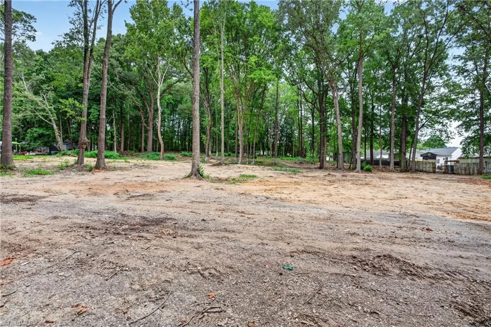 3808 Twin Oak Drive Greensboro, NC 27407