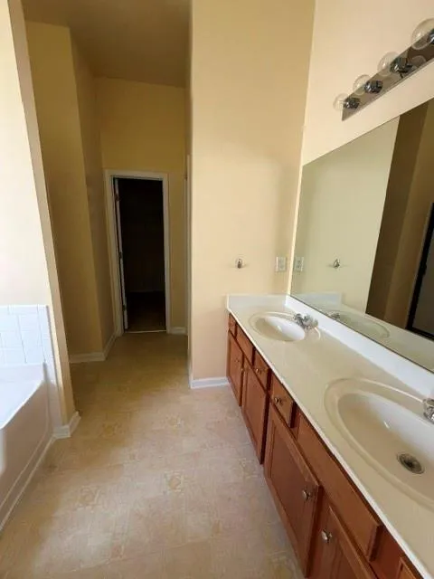 1020 Capstone Court Suwanee, GA 30024