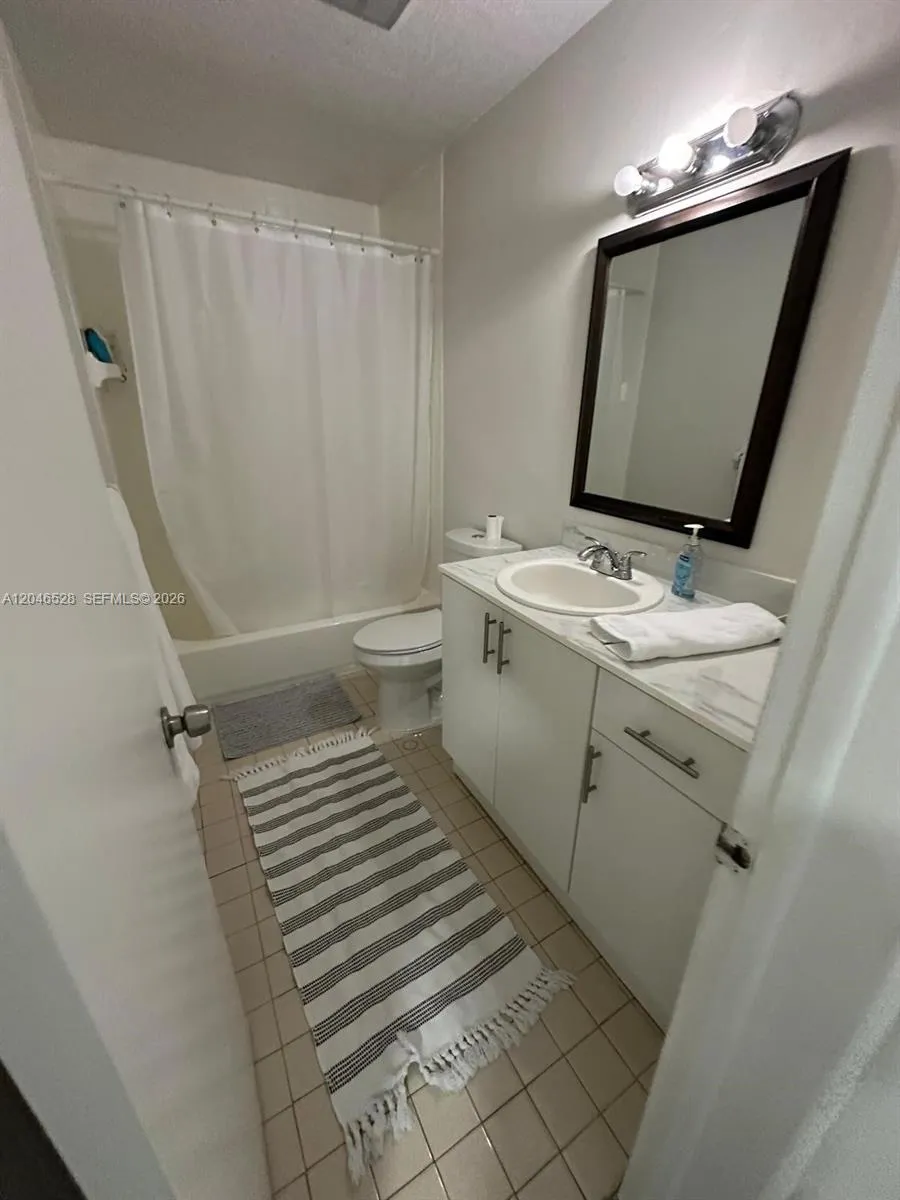 6805 SW 88th St #18 Pinecrest, FL 33156