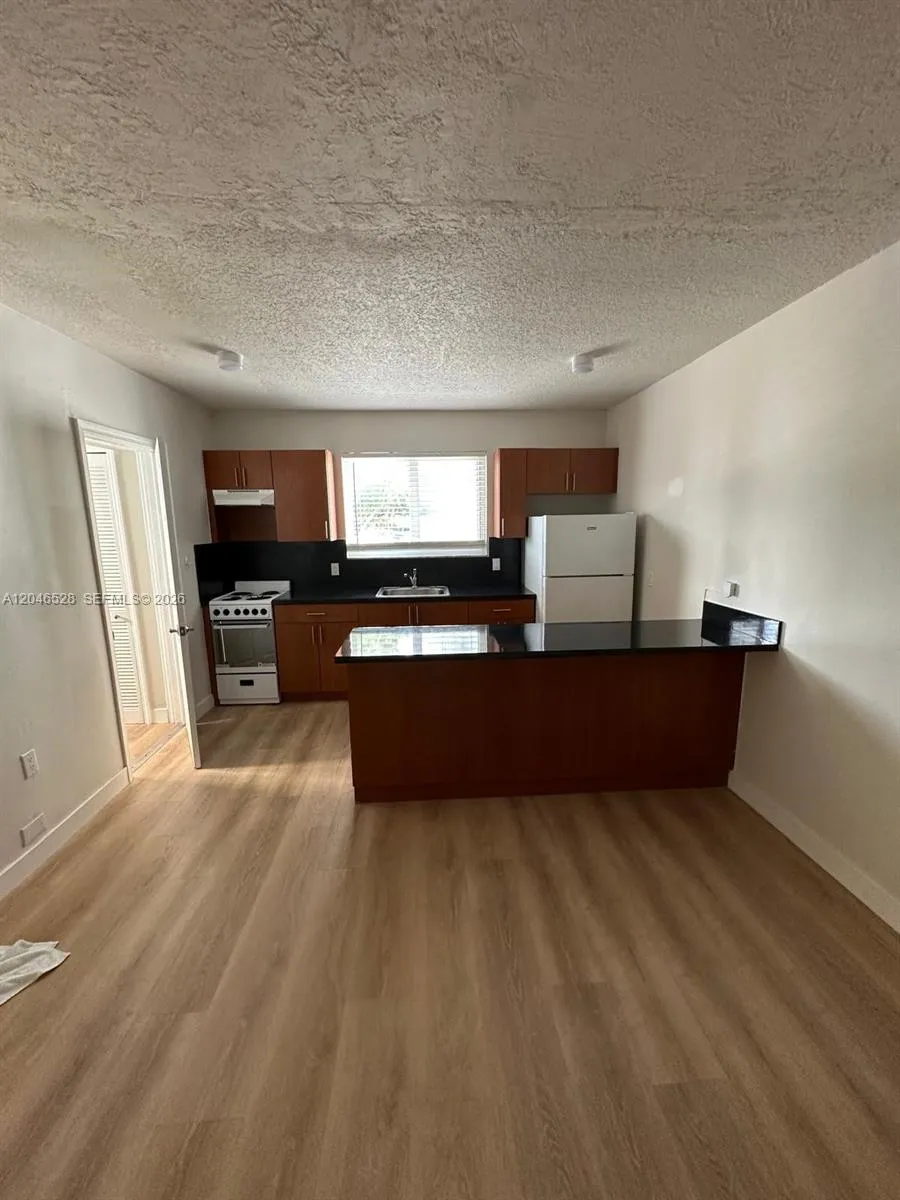 6805 SW 88th St #18 Pinecrest, FL 33156