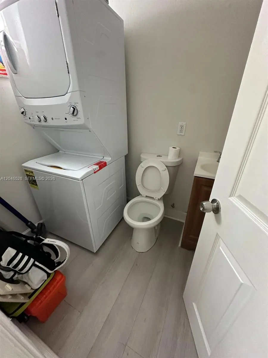 6805 SW 88th St #18 Pinecrest, FL 33156