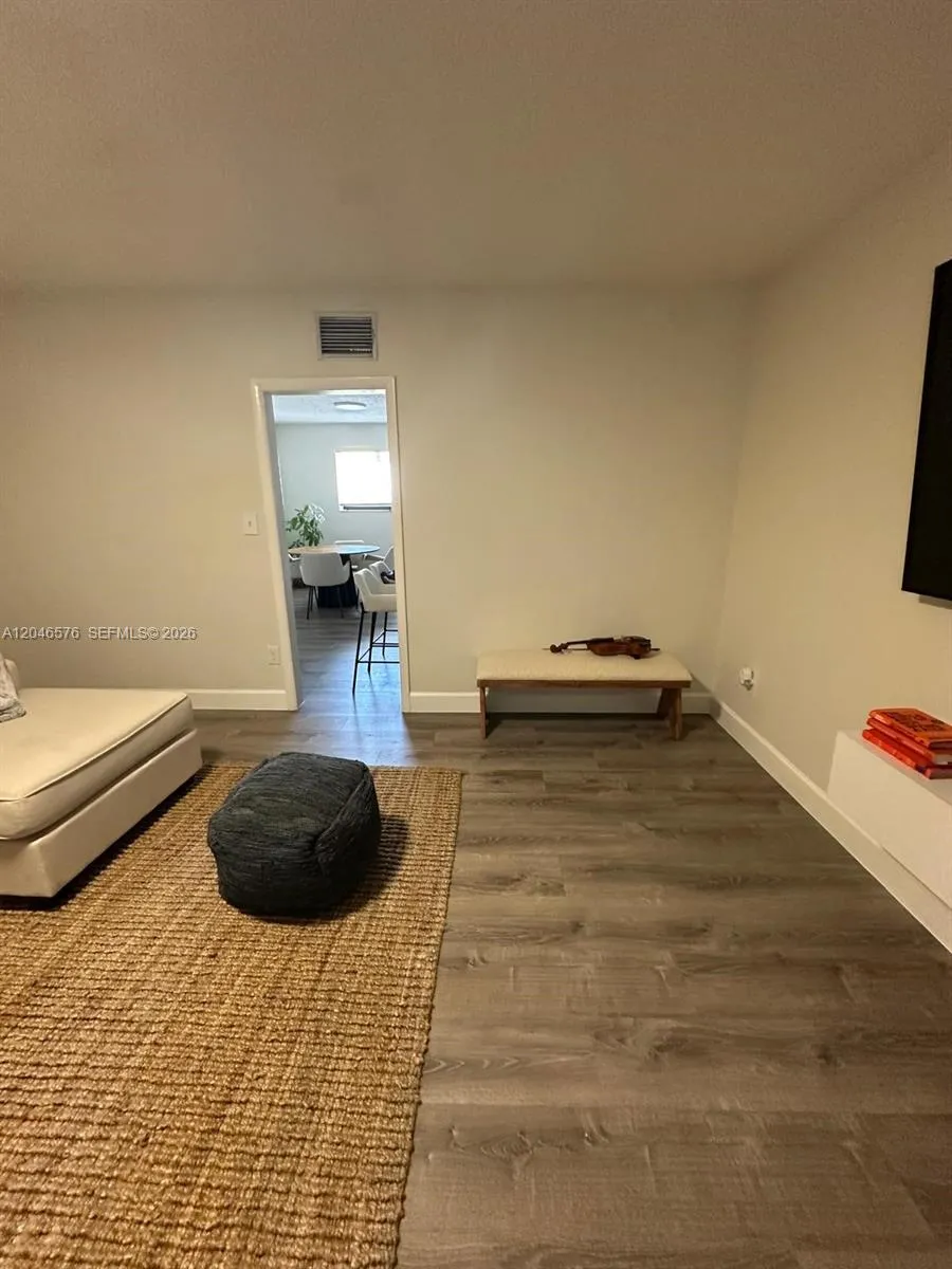 6805 SW 88th St #8 Pinecrest, FL 33156