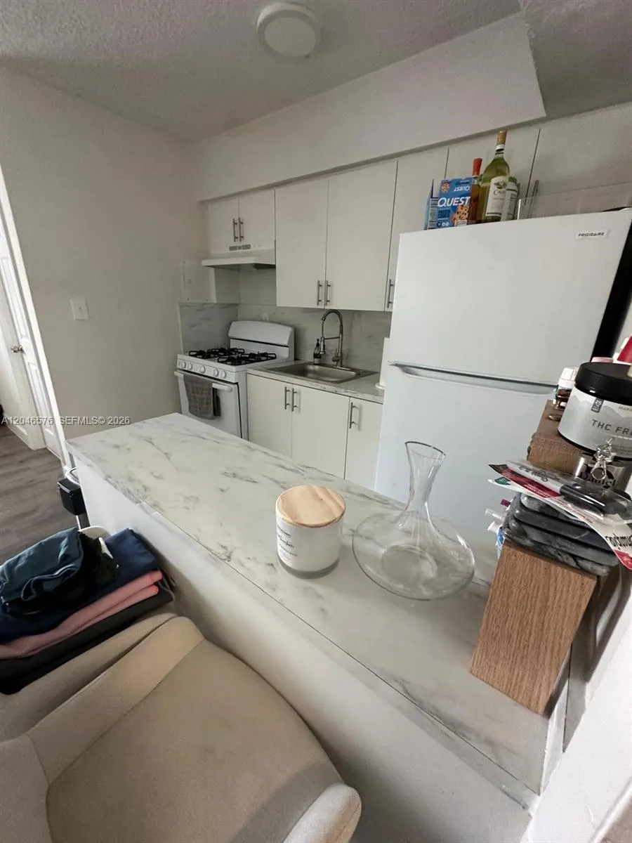 6805 SW 88th St #8 Pinecrest, FL 33156
