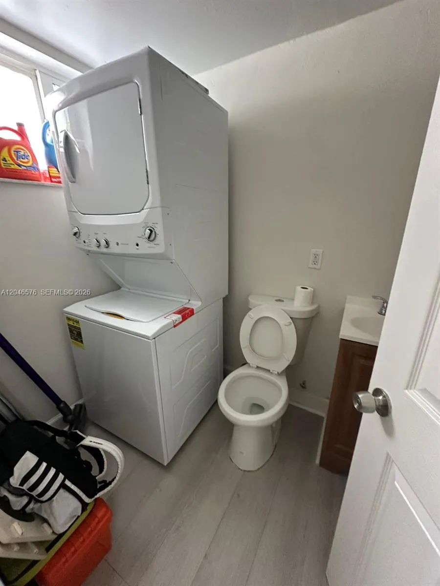 6805 SW 88th St #8 Pinecrest, FL 33156