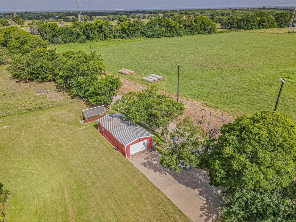4160 Fm 513 S Lone Oak, TX 75453