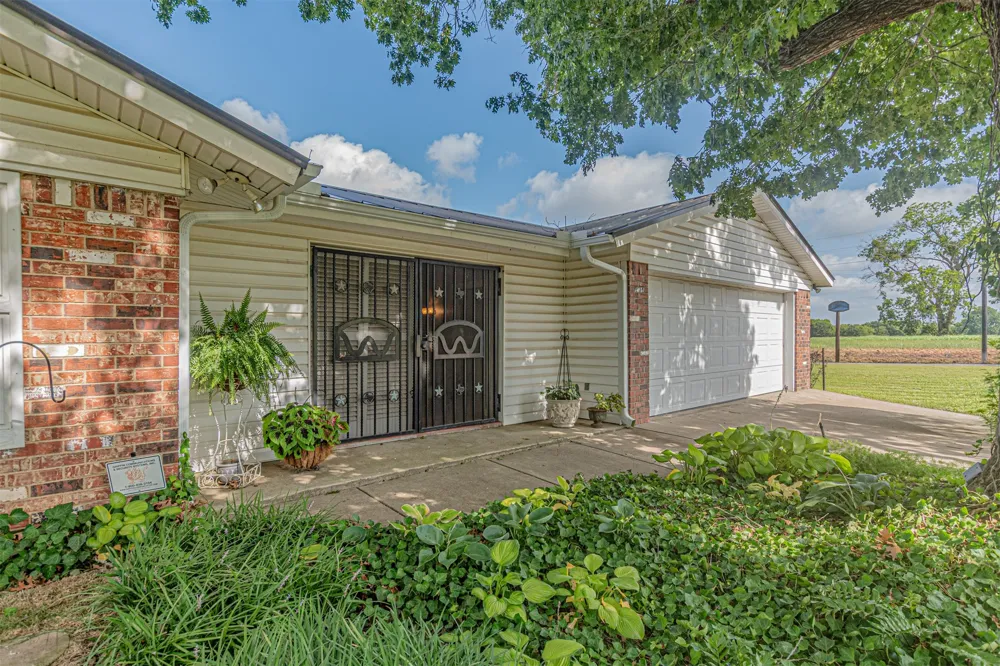 4160 Fm 513 S Lone Oak, TX 75453