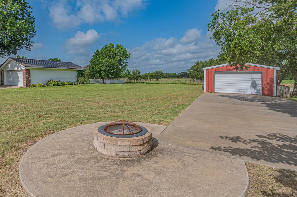 4160 Fm 513 S Lone Oak, TX 75453