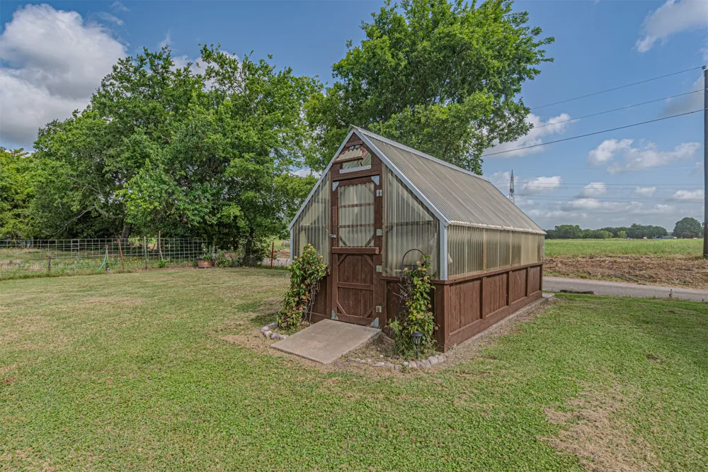 4160 Fm 513 S Lone Oak, TX 75453