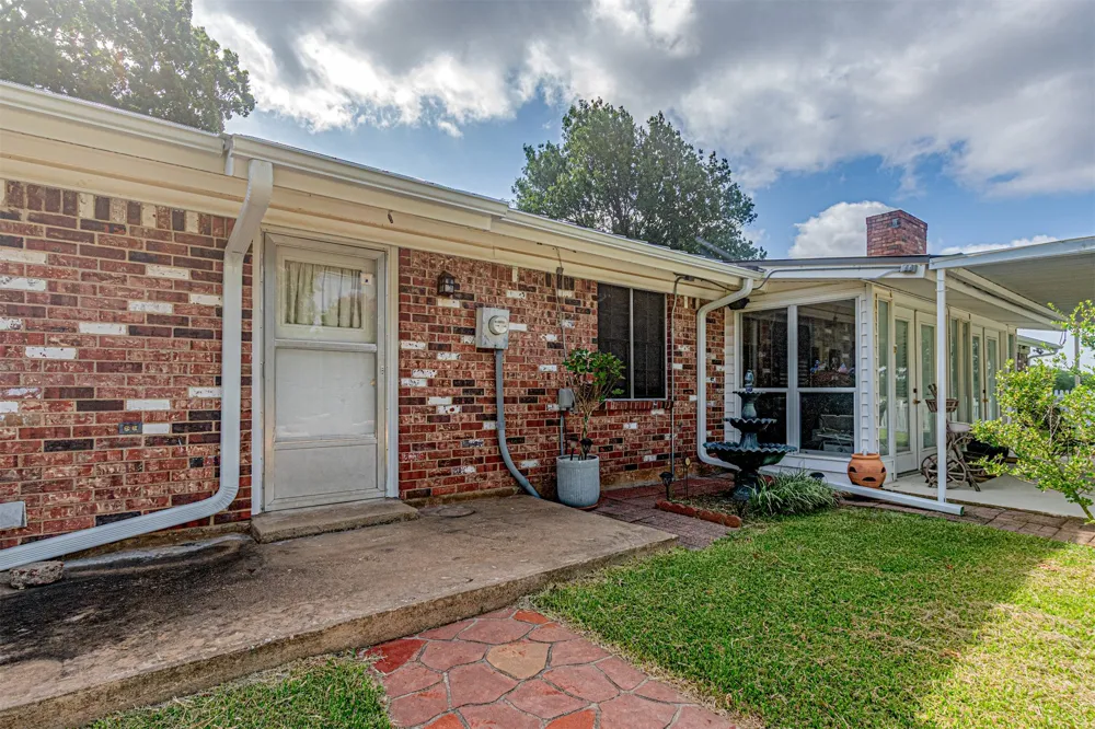 4160 Fm 513 S Lone Oak, TX 75453