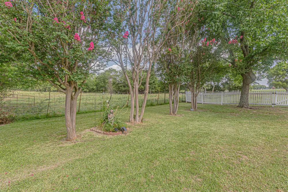 4160 Fm 513 S Lone Oak, TX 75453