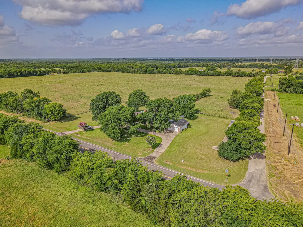 4160 Fm 513 S Lone Oak, TX 75453