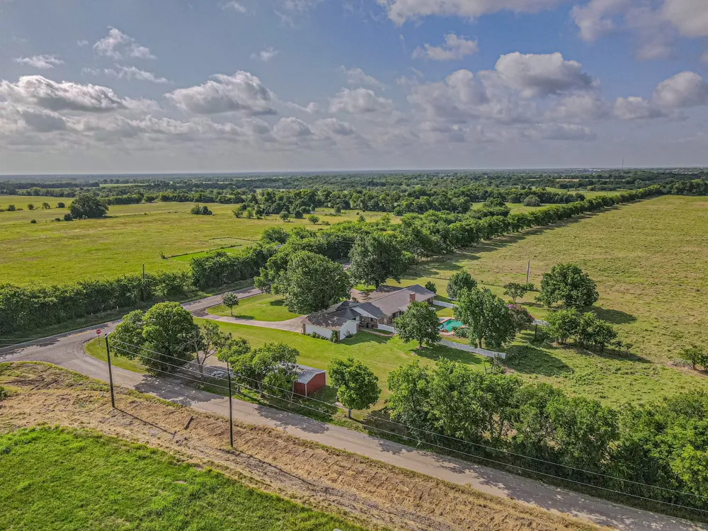 4160 Fm 513 S Lone Oak, TX 75453