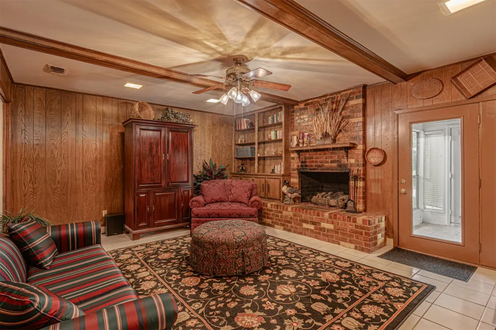 4160 Fm 513 S Lone Oak, TX 75453
