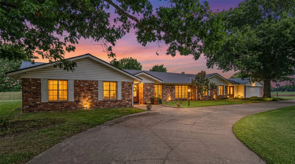 4160 Fm 513 S Lone Oak, TX 75453