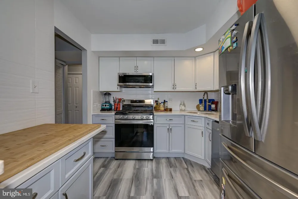 75 SANDRA ROAD Voorhees, NJ 08043