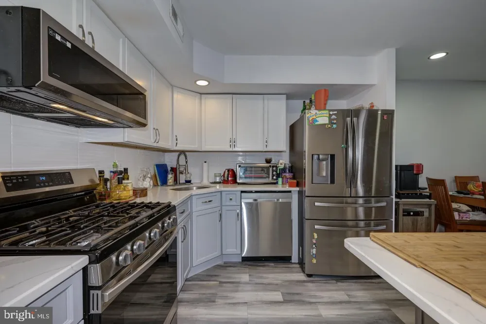 75 SANDRA ROAD Voorhees, NJ 08043