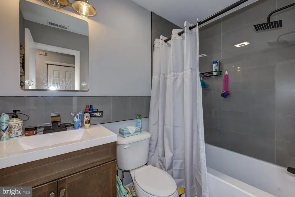 75 SANDRA ROAD Voorhees, NJ 08043