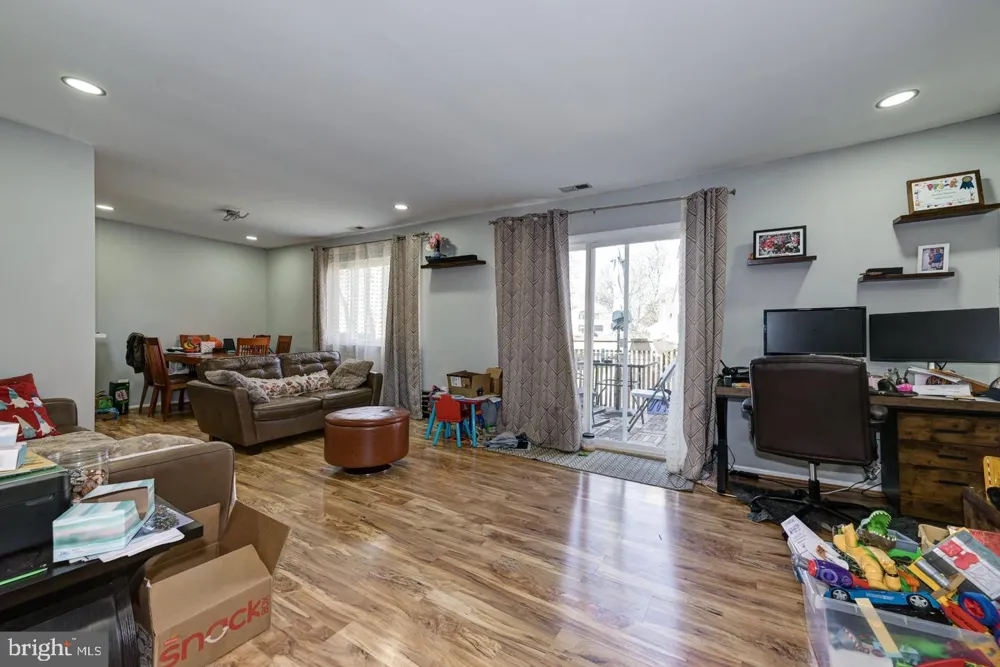 75 SANDRA ROAD Voorhees, NJ 08043