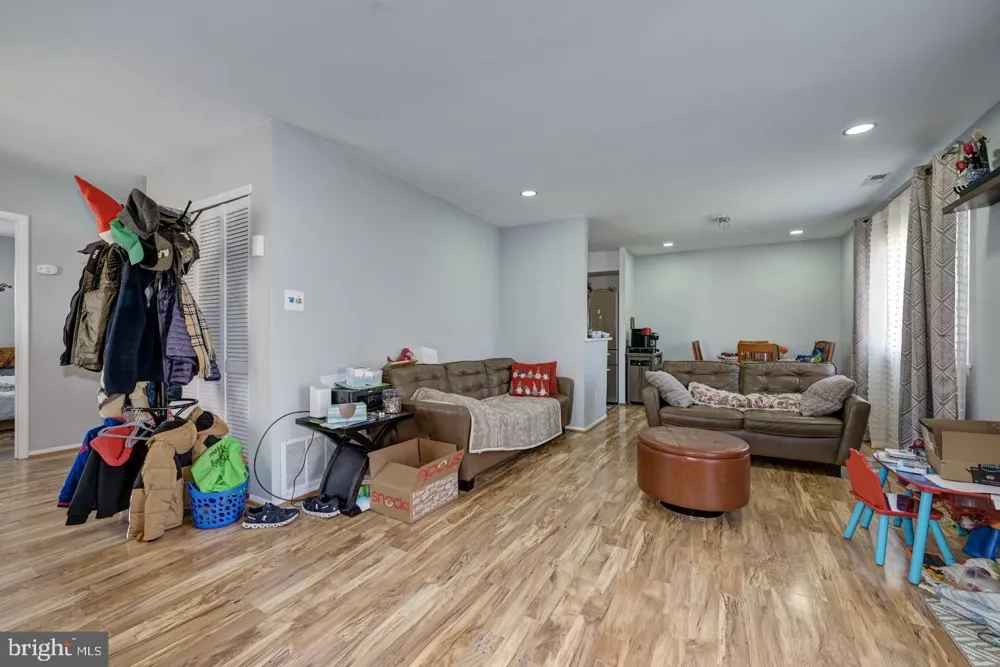 75 SANDRA ROAD Voorhees, NJ 08043