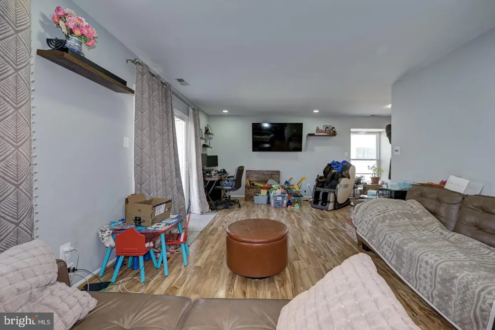 75 SANDRA ROAD Voorhees, NJ 08043