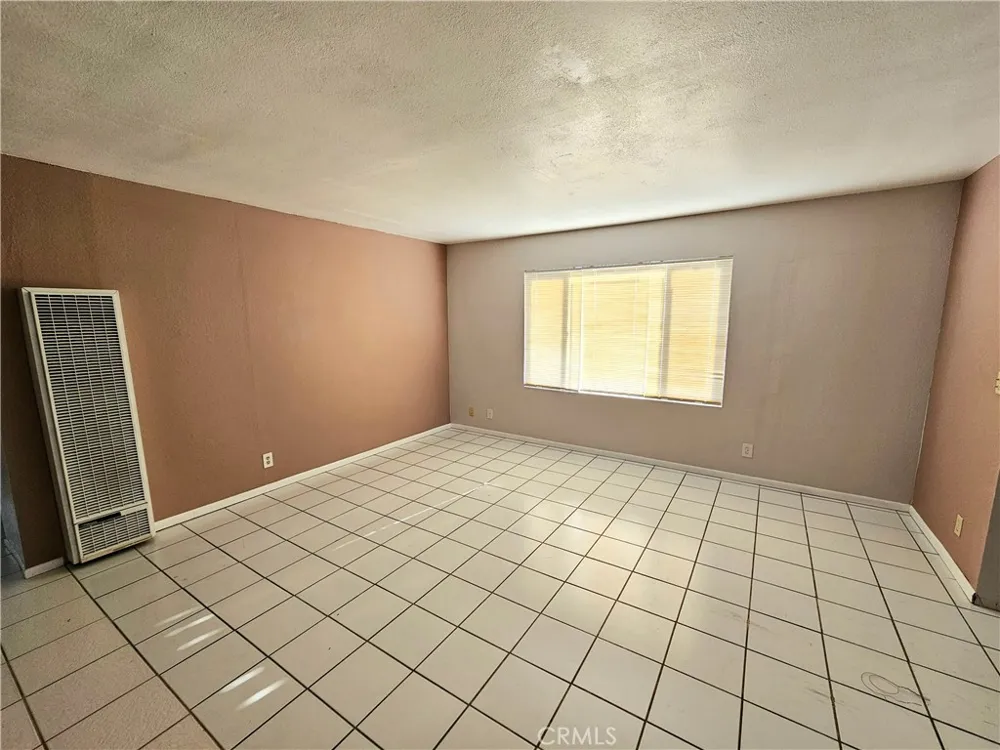 8279 Heather Fontana, CA 92335
