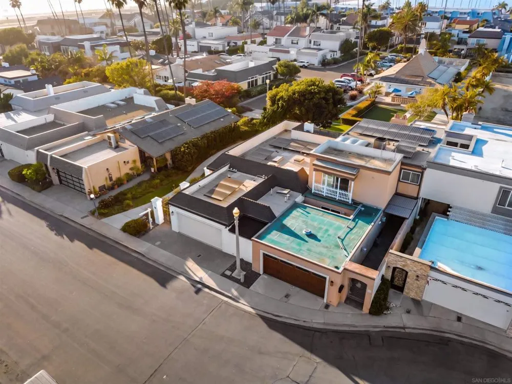 7 Gingertree LN Coronado, CA 92118