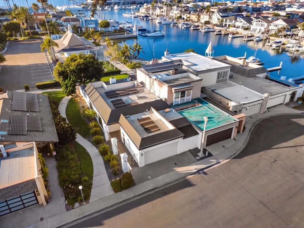 7 Gingertree LN Coronado, CA 92118