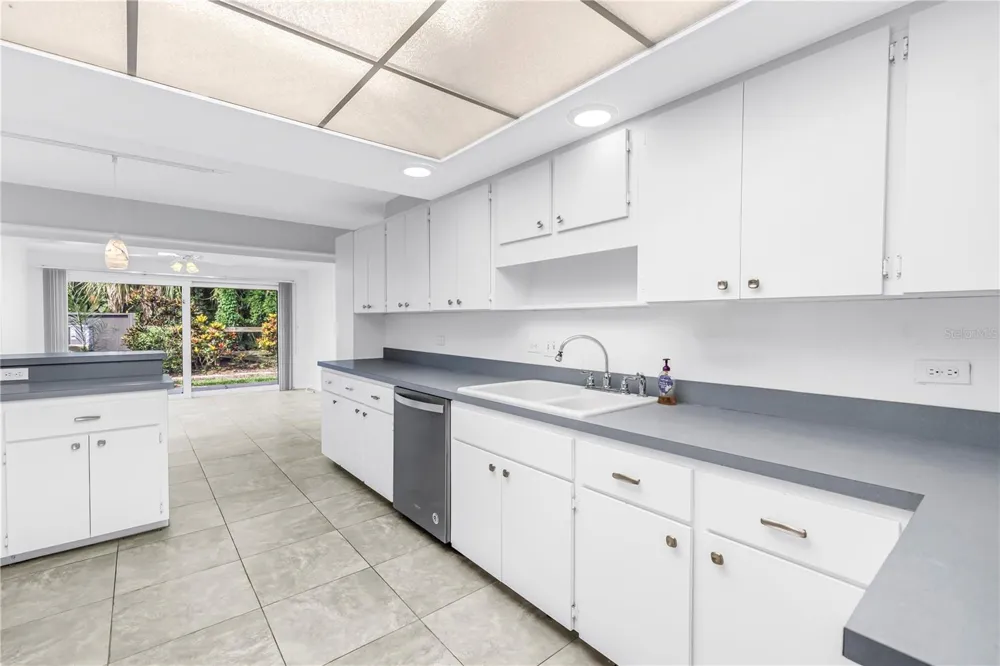 13300 INDIAN ROCKS ROAD #103 Largo, FL 33774