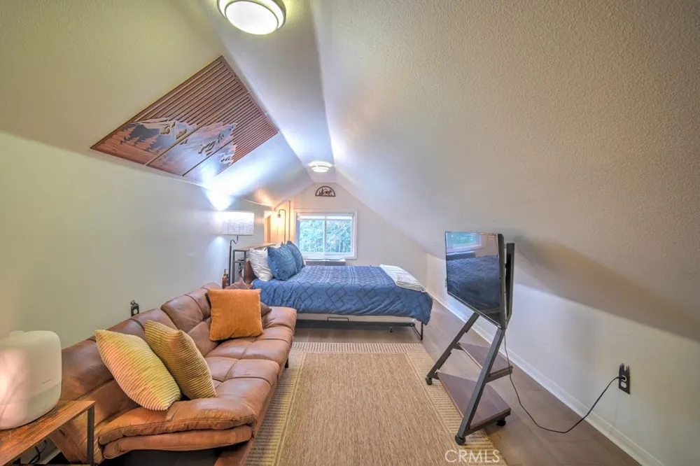 582 Rose Lane Twin Peaks, CA 92391