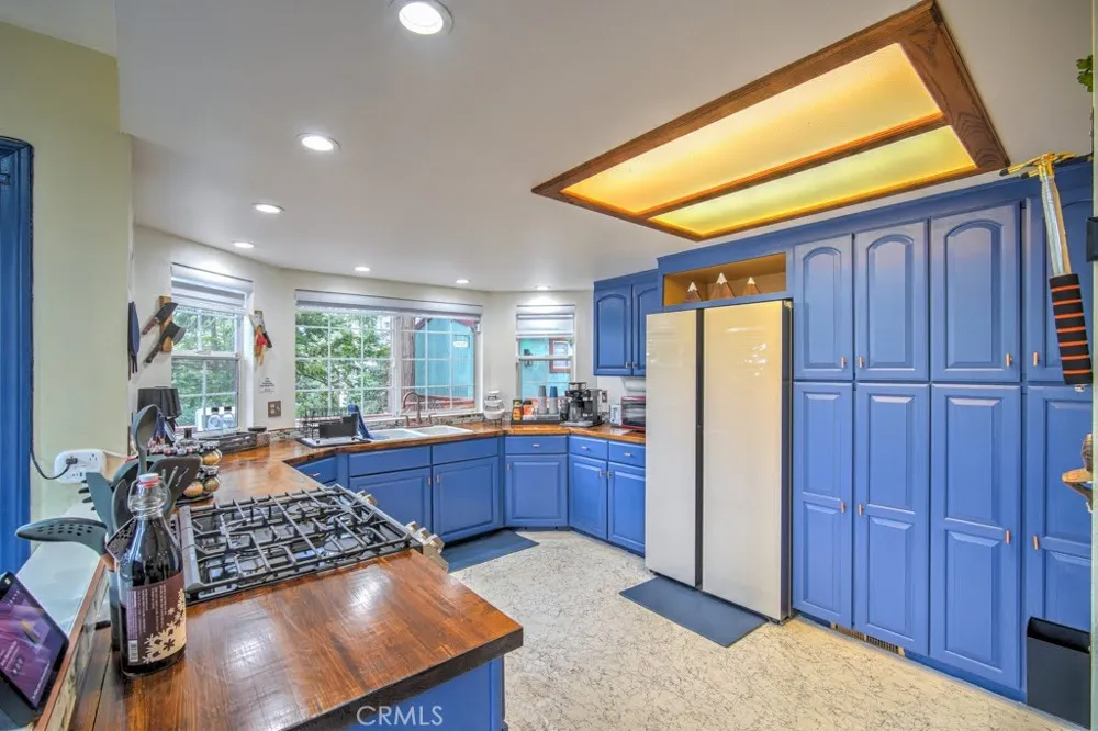 582 Rose Lane Twin Peaks, CA 92391