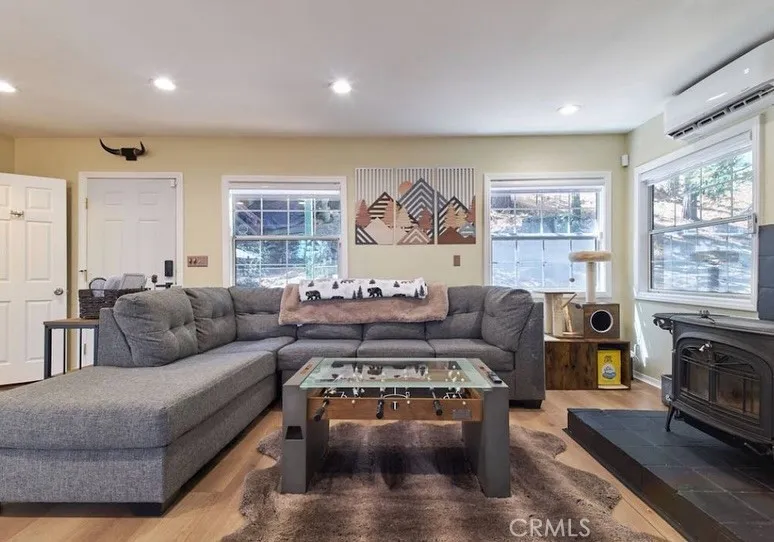 582 Rose Lane Twin Peaks, CA 92391