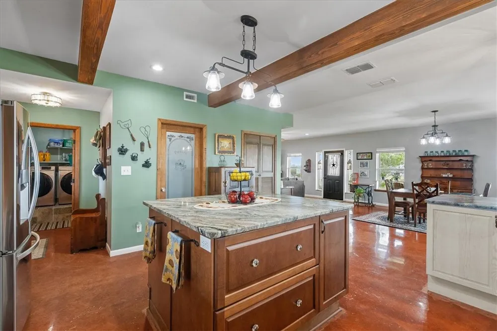 623 Nakishwana Sandia, TX 78383