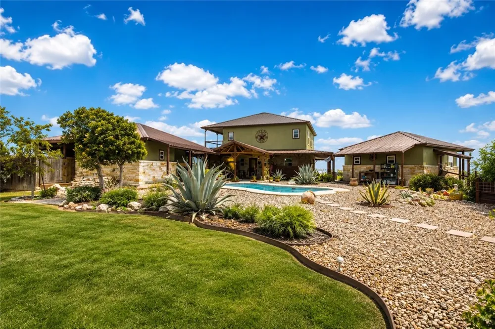 623 Nakishwana Sandia, TX 78383