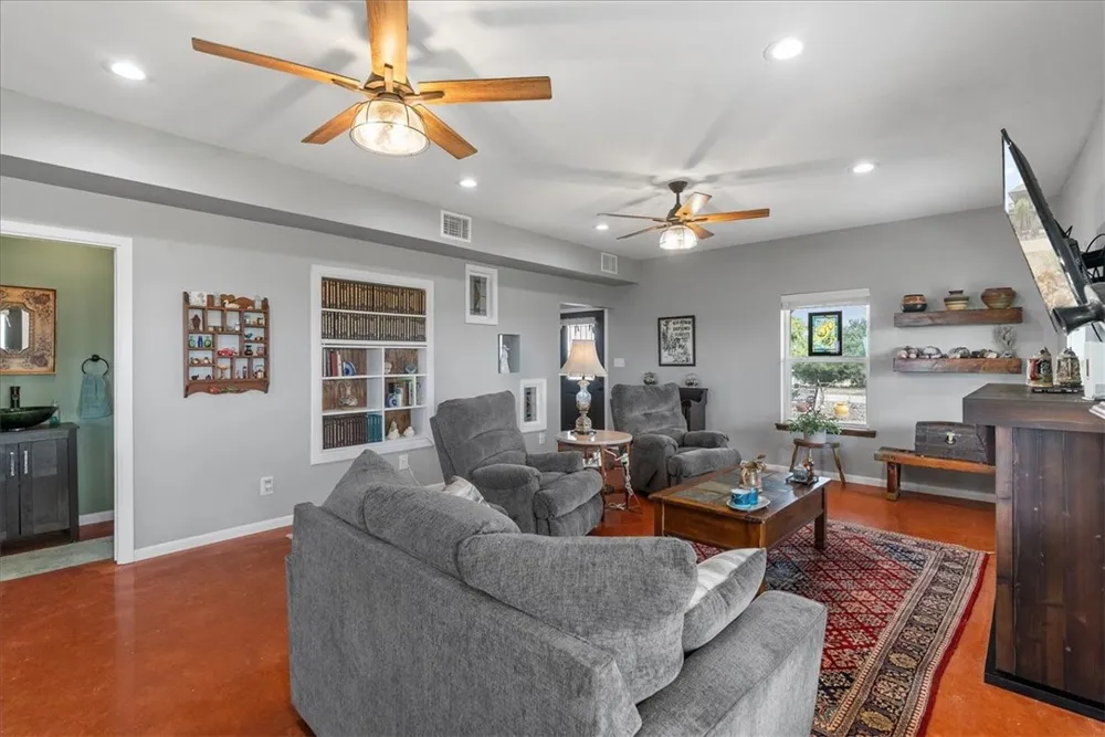 623 Nakishwana Sandia, TX 78383