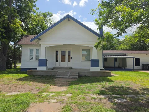 101 N Hackberry