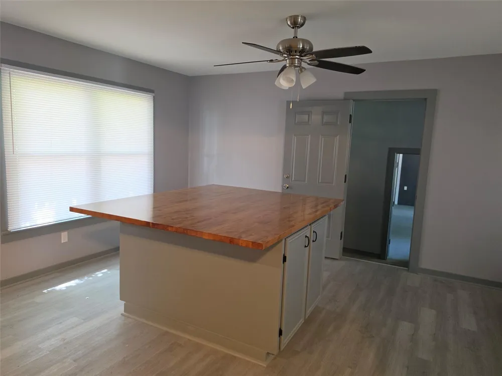 101 N Hackberry Moulton, TX 77975