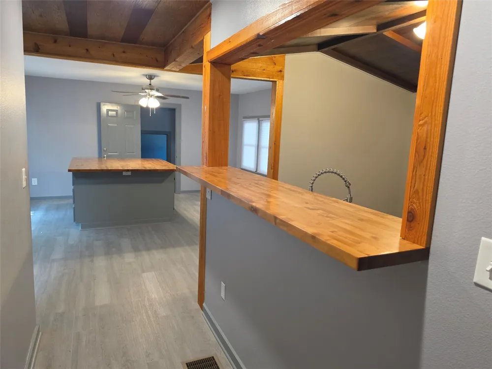 101 N Hackberry Moulton, TX 77975