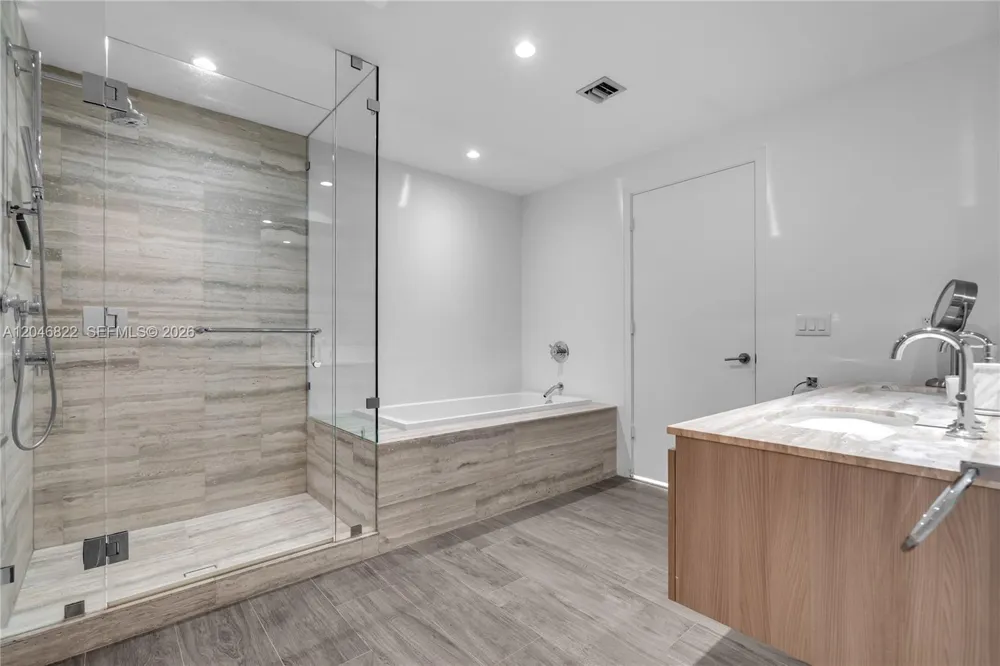 2900 NE 7th Ave #4308 Miami, FL 33137
