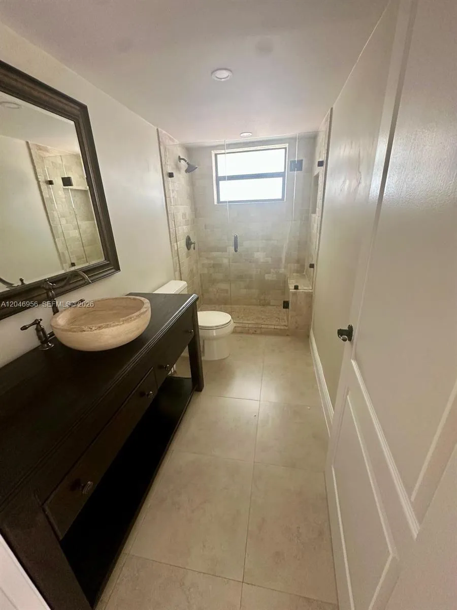 5839 SW 74th Ter #104 South Miami, FL 33143