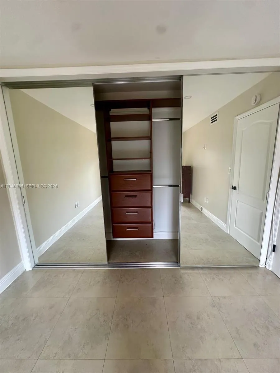 5839 SW 74th Ter #104 South Miami, FL 33143