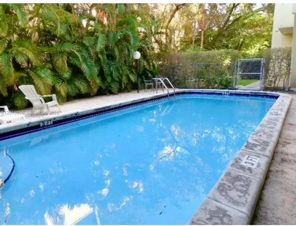 5839 SW 74th Ter #104 South Miami, FL 33143