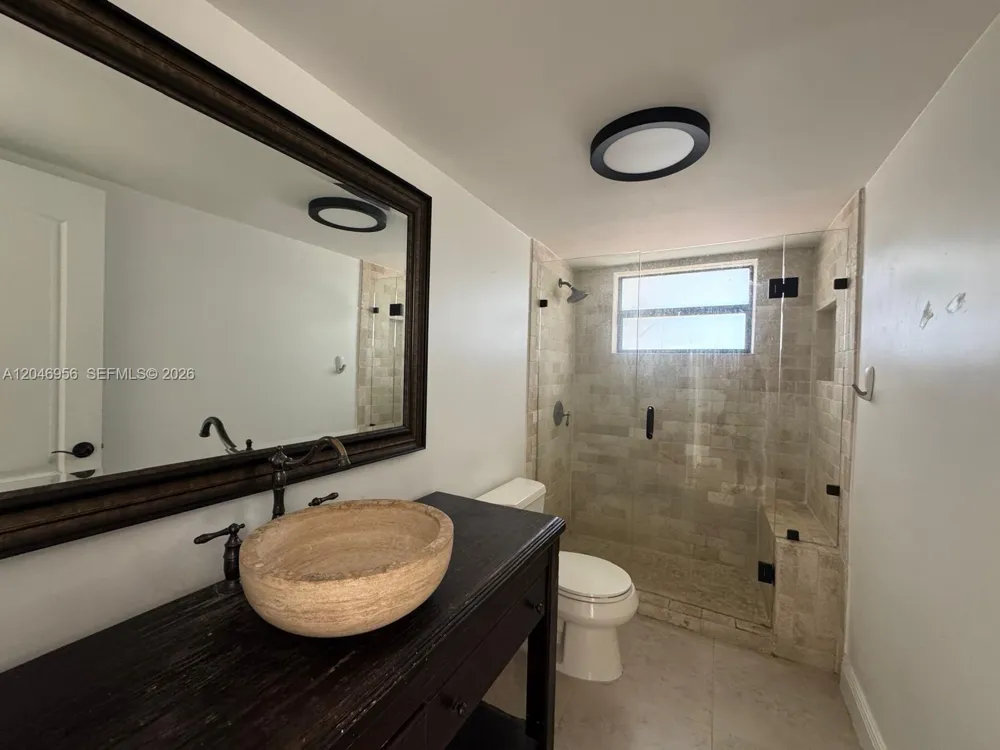 5839 SW 74th Ter #104 South Miami, FL 33143