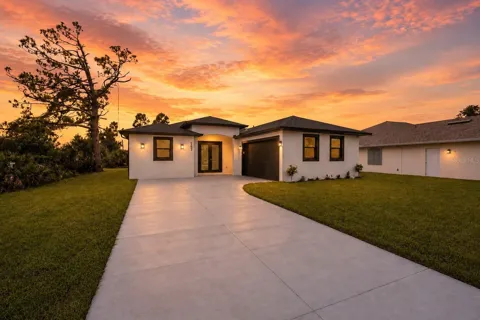 153 AUSTRALIAN DRIVE